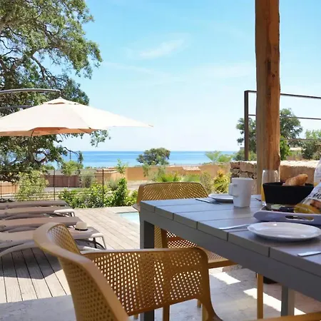 La Bergerie De La Crique Bleue *