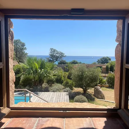 Villa La Bergerie De La Crique Bleue